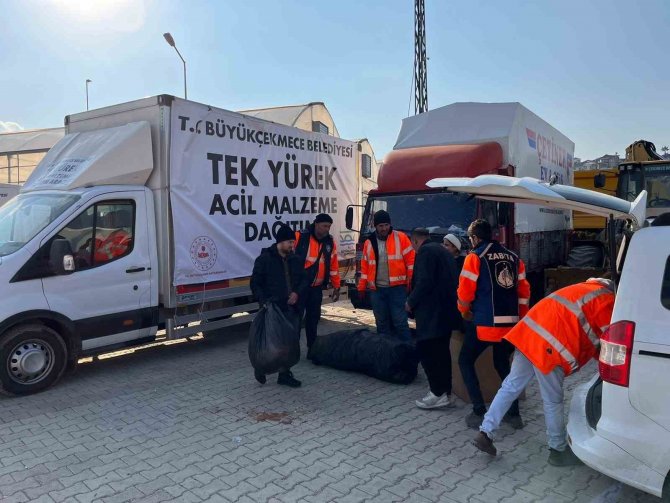 Büyükçekmece Belediyesi Depremin Yaralarını Sarmaya Devam Ediyor