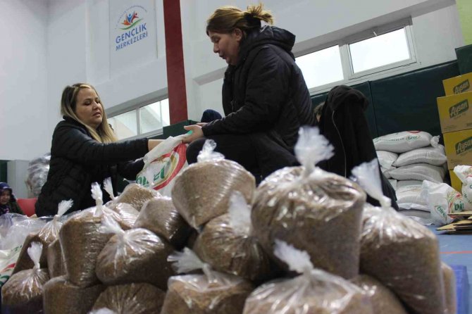 Kırklareli’nden Depremzedelere 20 Ton Kuru Gıda Ve Yağ Desteği