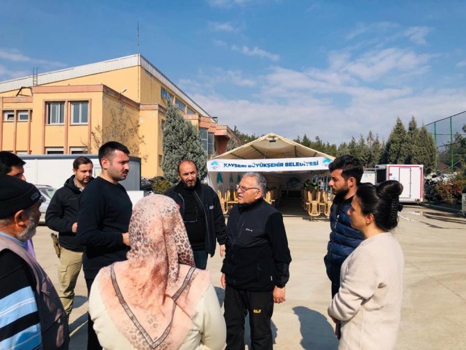 Başkan Büyükkılıç Ve Meclis Üyelerinden Konteyner Kent Ziyareti