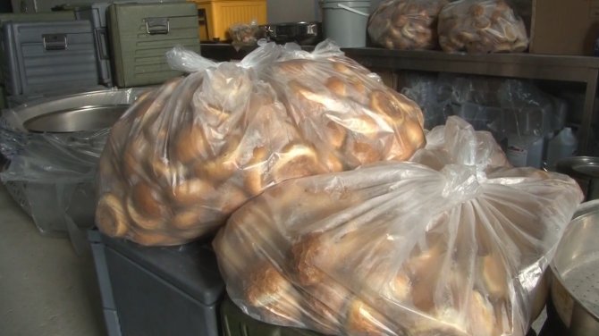 Kocaeli Büyükşehir Belediyesi Hatay’da Günlük 15 Bin Ekmek Üretiyor