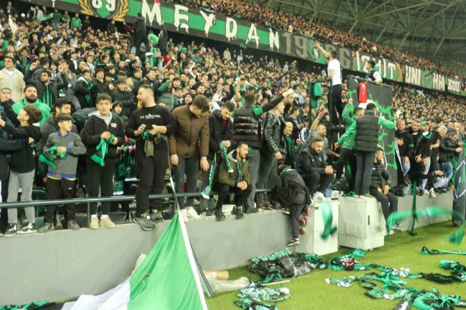 Deprem Saatine Denk Gelen Dakikada Atkılar Sahaya Atıldı