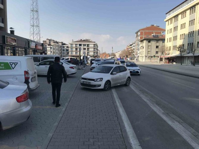 Boşandığı Eşini Çocuklarını Göremediği İçin Rehin Aldı