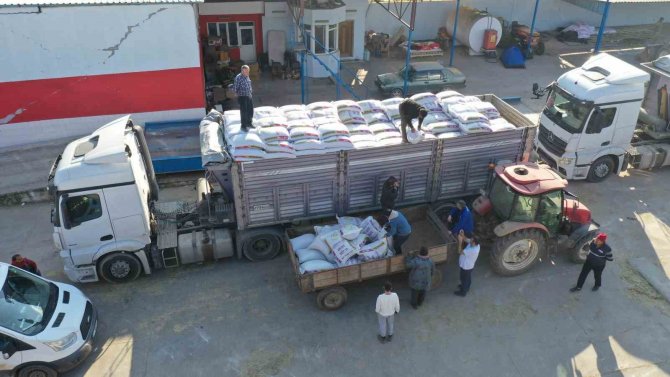 Konya Büyükşehir’den Hatay’daki Hayvan Üreticilerine 10 Tır Yem Desteği