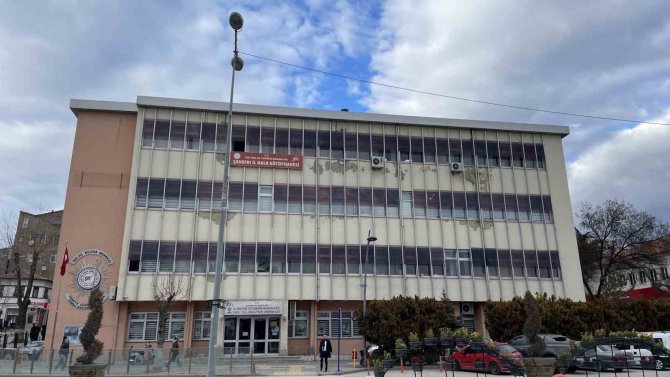 42 Yıllık Kültür Merkezi, Depreme Dayanıksız Olduğu İçin Kapatıldı