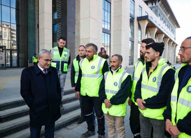 Kütahya Belediyesi’nden Deprem Bölgesine Yeni Ekip