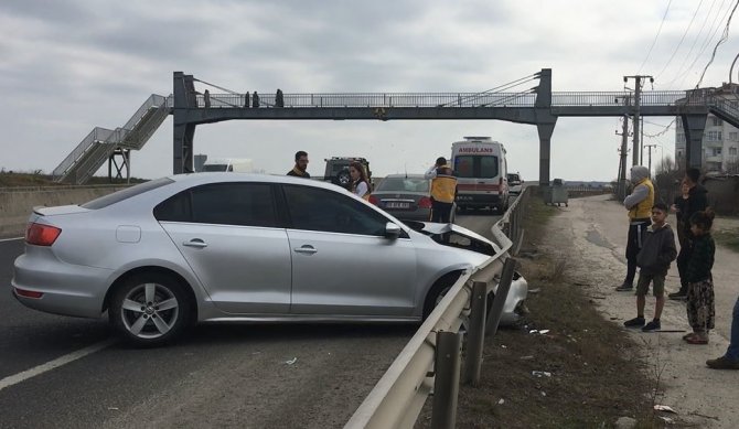 Tekirdağ’da Ambulans İle Otomobil Çarpıştı: 2 Yaralı