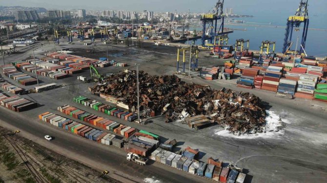 Yangının Ardından İ̇skenderun Limanı’ndaki Ayrıştırma Çalışmaları Havadan Görüntülendi