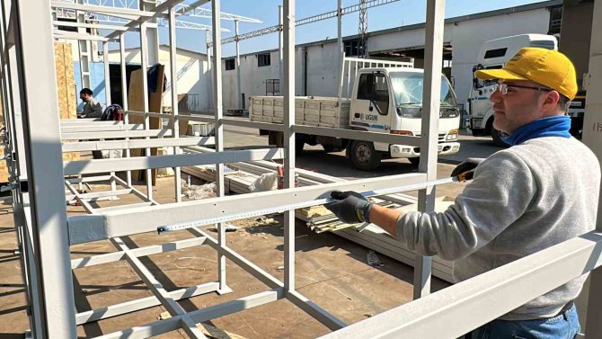 Uğur Soğutma’dan Deprem Bölgesine Seyyar Banyo Ve Tuvalet Desteği