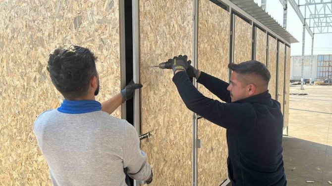 Uğur Soğutma’dan Deprem Bölgesine Seyyar Banyo Ve Tuvalet Desteği