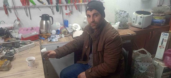 Özalpli Elektrik Ustasından Deprem İkaz Cihazı