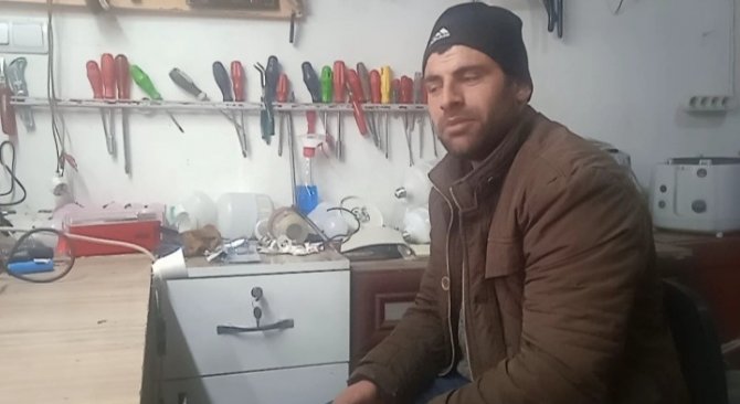 Özalpli Elektrik Ustasından Deprem İkaz Cihazı