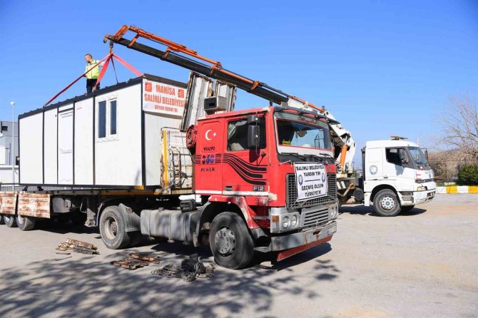 Salihli Belediyesi’nden Deprem Bölgesine 6 Tır Yardım