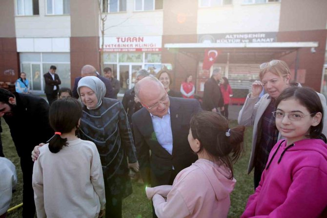 Bursa 25 Bin Depremzedeye Kucak Açtı