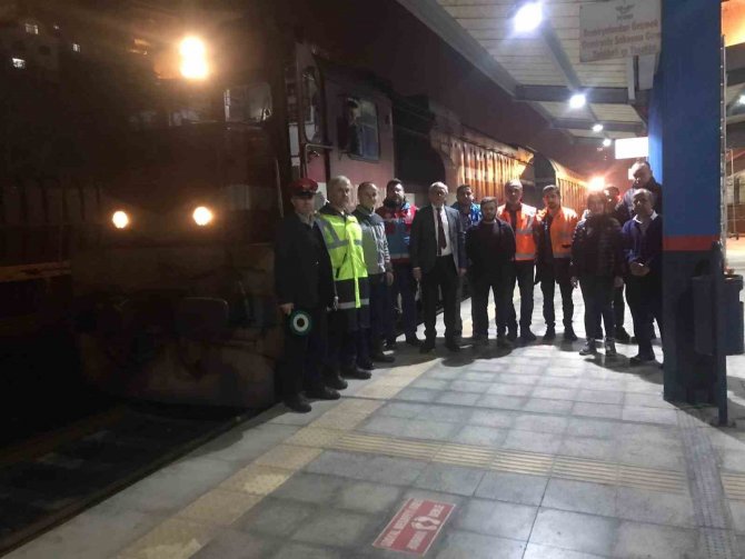 Zonguldak’tan Deprem Bölgesine Yardımlar Sürüyor