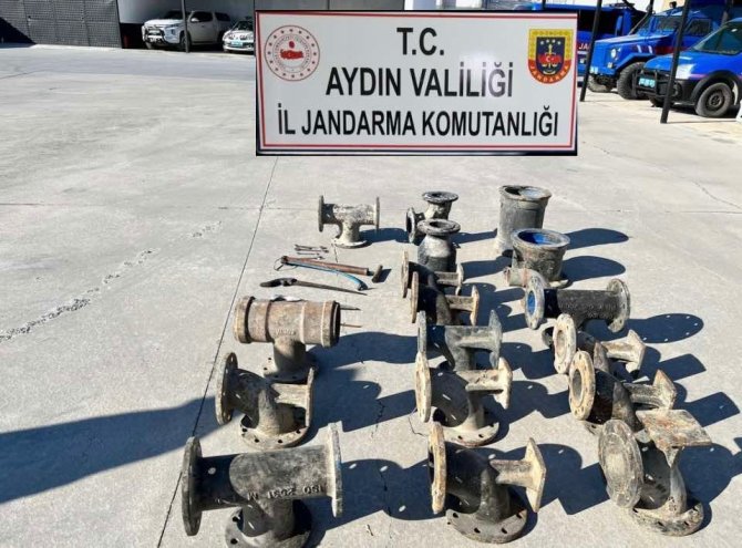 Söke’de Demir Hırsızları Kovalamaca Sonucu Yakalandı