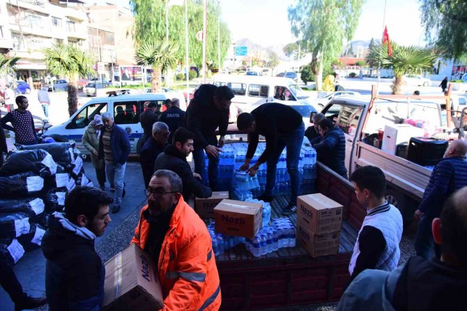 İ̇ncirliova Belediyesi Depremzedelerin Yanında