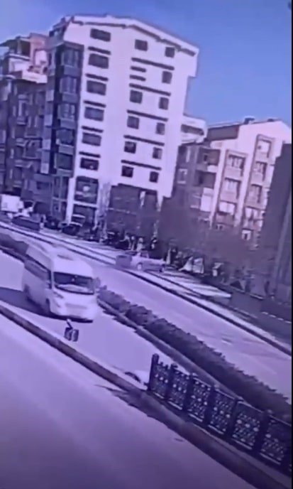 Okul Bahçesine Düşen Aracın Kamera Görüntüleri Ortaya Çıktı