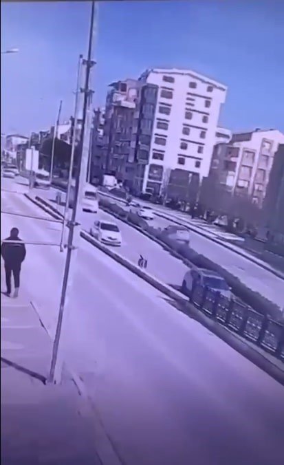 Okul Bahçesine Düşen Aracın Kamera Görüntüleri Ortaya Çıktı
