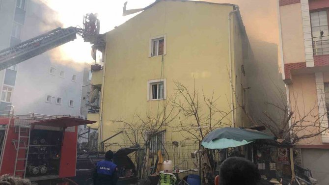 3 Katlı Binada Yangın Paniği