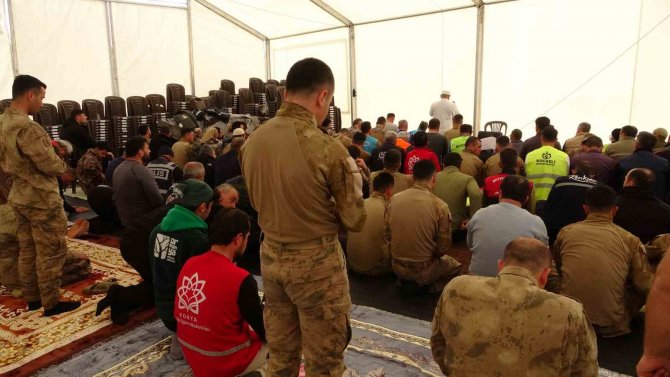 Çadırkentlerde Cuma Namazı, Kurulan Alanlarda Kılındı