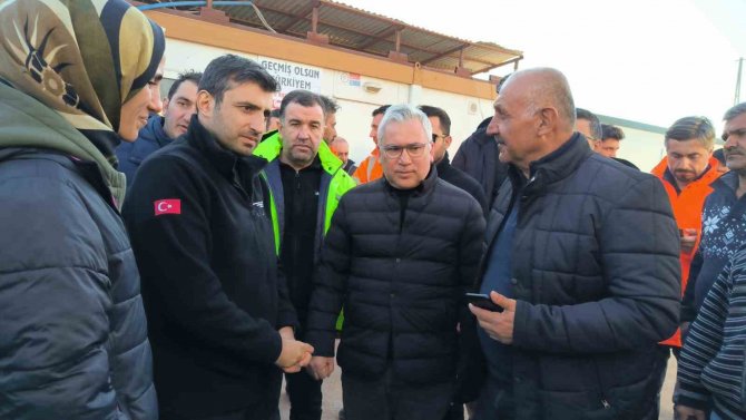 Selçuk Bayraktar, Doğanşehir’de Depremzedeleri Ziyaret Etti