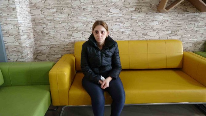 Depremzede Kadından Tüyler Ürperten Sözler: "Evin İçine Bomba Düşmüş Gibiydi"