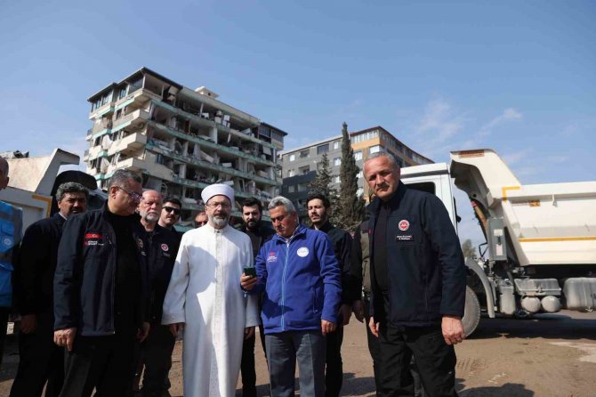 Diyanet İ̇şleri Başkanı Erbaş, Hatay’da İncelemelerde Bulundu