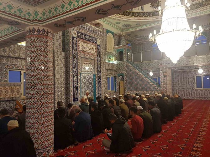 Gazipaşa’da Sabah Namazında Depremzedeler İçin Kur’an-ı Kerim Okundu