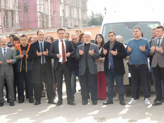 Düzce Adliyesi’nden 16 Personel Dualarla İ̇skenderun’a Uğurlandı