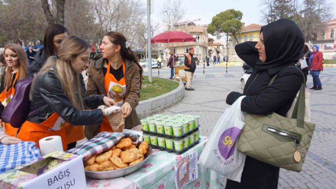 Sattıkları Lokmaların Geliriyle Depremzede Aileye Konteyner Alacaklar