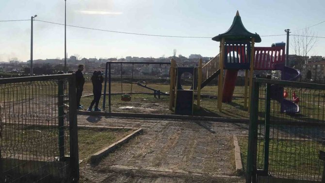 Çocuk Parkı Alevler İçinde Kaldı