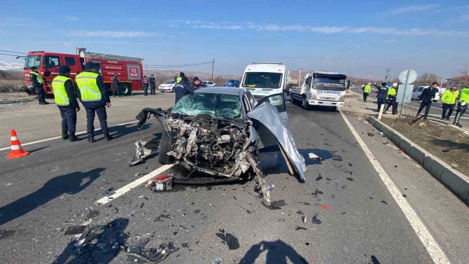 Elazığ’daki Feci Kazada Ölü Sayısı 2’ye Yükseldi