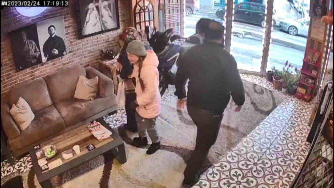 Çayevine Pompalı Tüfekle Ateş Açıp Kaçtılar