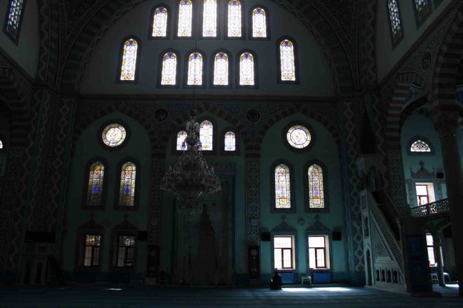 Asırlık Eskişehir Reşadiye Camii Görenleri Mest Ediyor