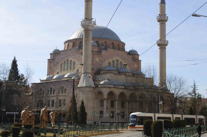 Asırlık Eskişehir Reşadiye Camii Görenleri Mest Ediyor