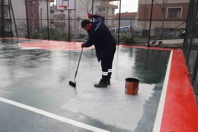 İ̇zmit Belediyesi’nden Gençlere Yeni Basketbol Sahası