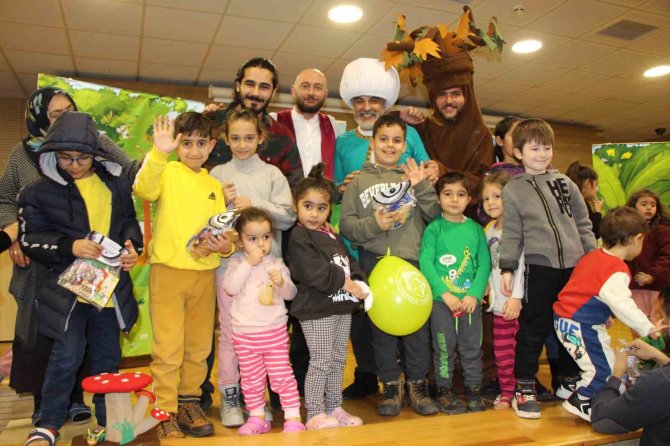 Depremzede Çocuklar Nasreddin Hoca Ve Keloğlan’la Güldü