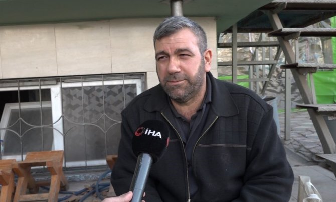 Ayakkabı Boyacısından Anlamlı Bağış: Bir Haftalık Gelirini Depremzedeler İçin Bağışladı