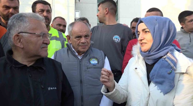 Başkan Büyükkılıç’a Kahramanmaraş Deprem Bölgesinden Teşekkür Ve Dua