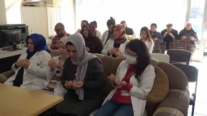 Acılı Babanın Yürek Yakan Sözlerine Kayıtsız Kalmadılar: Hatim Duası Yapıldı