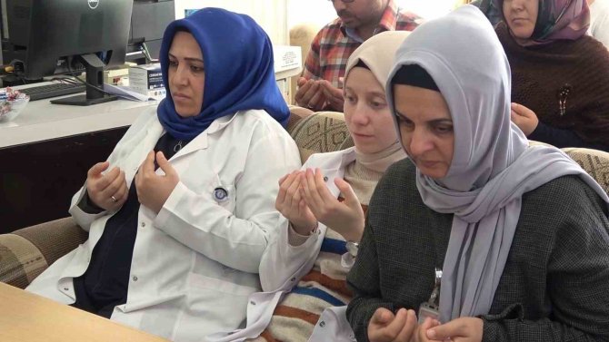 Acılı Babanın Yürek Yakan Sözlerine Kayıtsız Kalmadılar: Hatim Duası Yapıldı