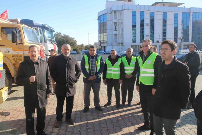 Kovancılar’dan Deprem Bölgesine Araç Ve Personel Desteği