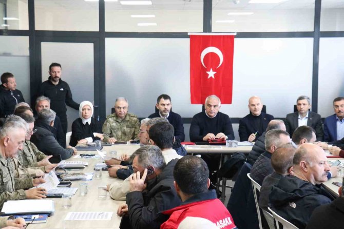 Bakan Kurum: “Konutlarımızı Bir Yıl İçerisinde Etap Etap Teslim Etmeye Başlayacağız”