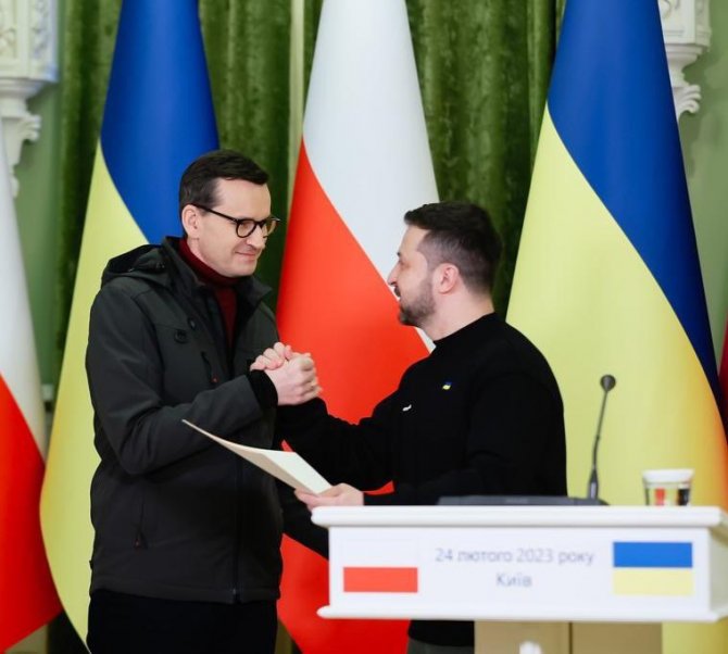 Polonya, Ukrayna’ya 4 Adet Leopard 2 Tankı Teslim Etti