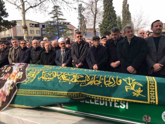 Kazada Hayatını Kaybeden Yaşlı Kadın Defnedildi