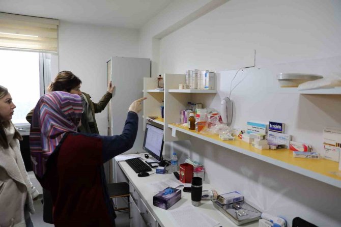 Depremzedelere Yurt Ortamında Muayene Hizmeti Başlatıldı