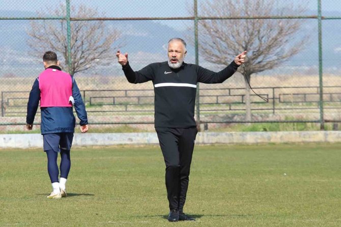 Özden Töraydın: “3 Maç Akıbetimizi Belirleyecek”