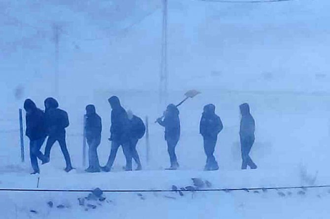 Tipi Nedeniyle Yolda Mahsur Kalan Öğrenciler Kurtarıldı