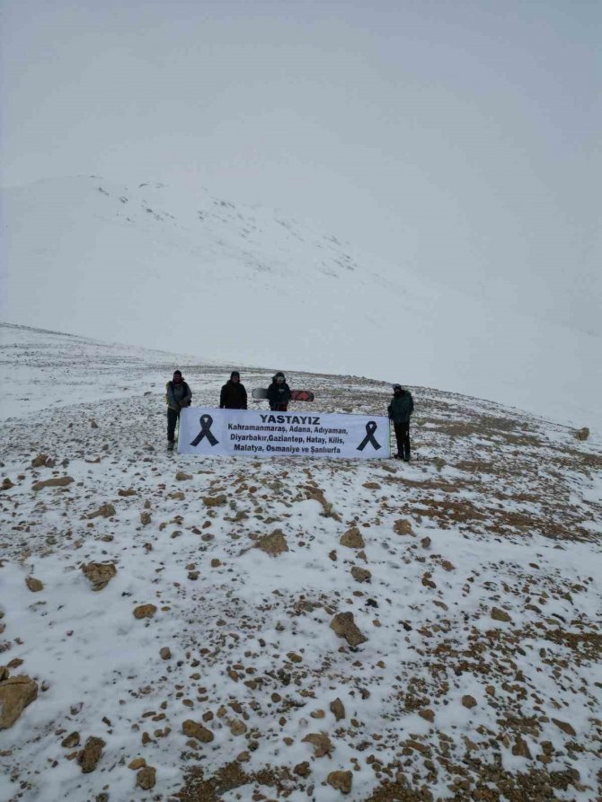 Depremde Hayatını Kaybedenler Anısına Tırmanış