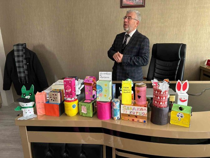 Minik Yüreklerden Kocaman Bağış